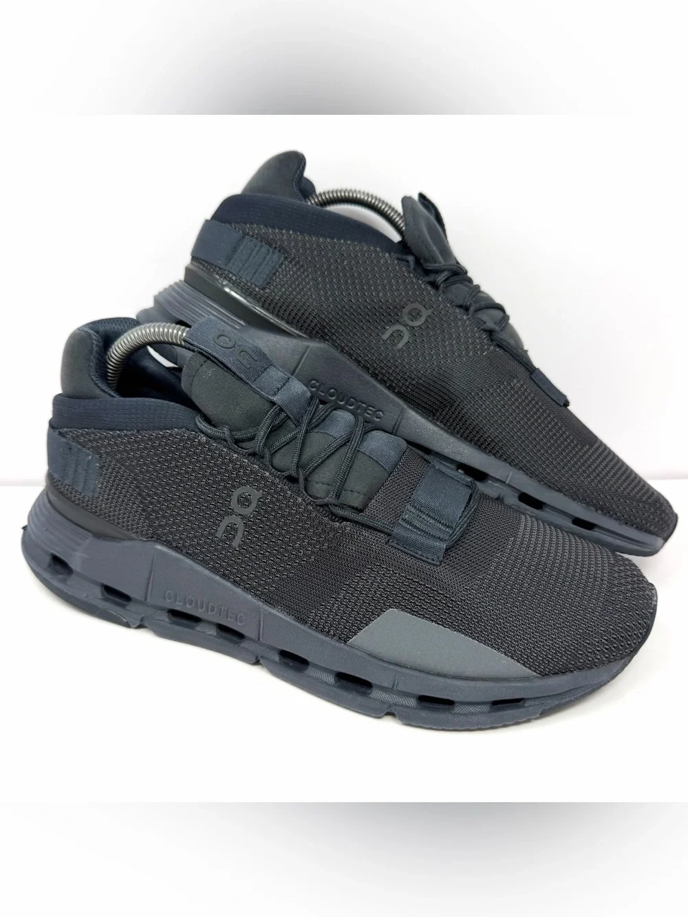 On Footwear Men’s Cloudnova Running Shoes Sz 8.5 Black Eclipse Sneakers 26.99822